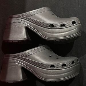 CROCS Women's Black Platform Clogs